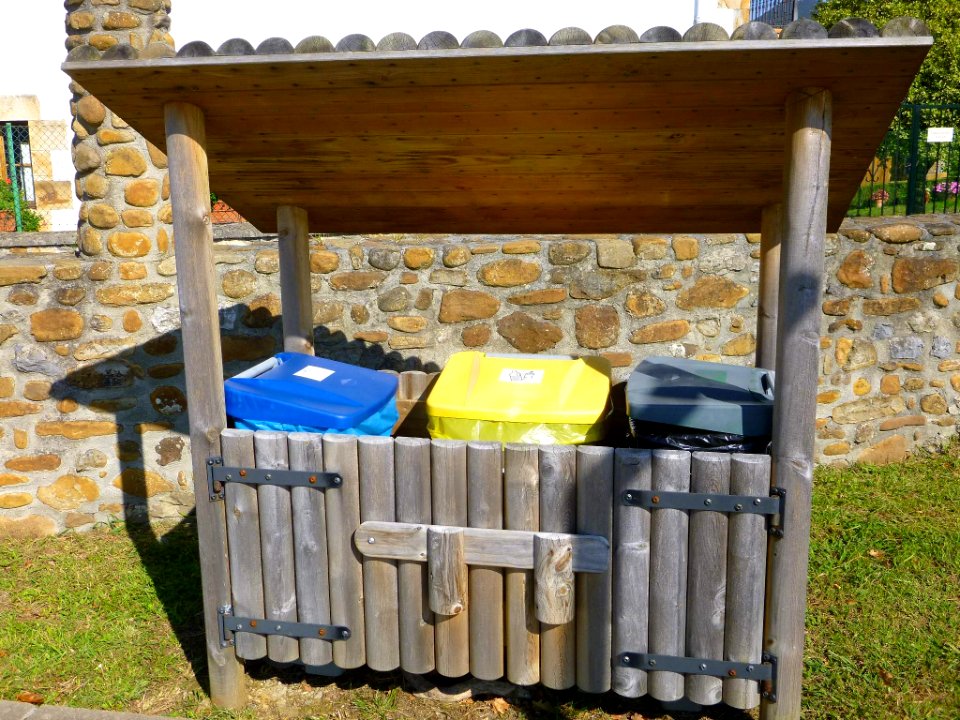 Axpe (Busturia) - reciclaje de residuos 5