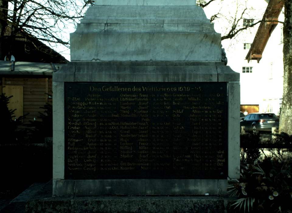 AyingKriegerdenkmal05