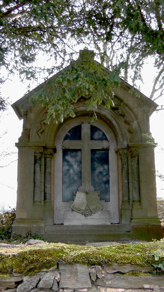 Ayl Lambertskirchhof Grabmal H5b