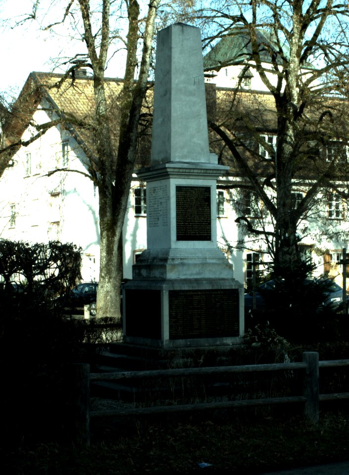 AyingKriegerdenkmal04