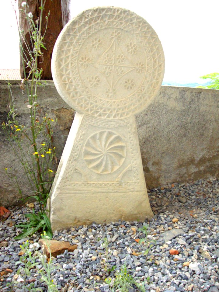 Ayherre (Pyr-Atl, Fr) stèle basque