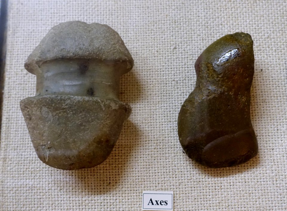 Axes - Bielski-Bent collection, found in southeastern Massachusetts - Robbins Museum - Middleborough, Massachusetts - DSC03734