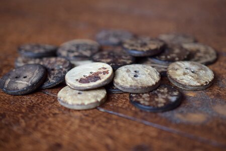 Old nähutensilien wooden buttons