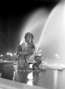 Avondopname van de fontein op de Place de la Concorde, Bestanddeelnr 191-0345