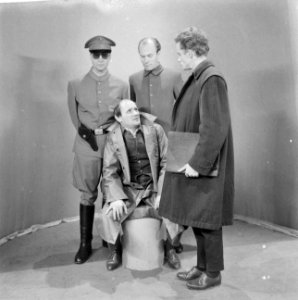 AVRO-TV Antique met onder andere E.L. Andersen Ton Lutz en Andre van den Heuvel, Bestanddeelnr 913-6998