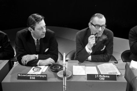 AVRO-TV, programma 'Duidelijk svp' H.J. van Lookeren Campagne (D66), J.T. Mel…, Bestanddeelnr 921-0476