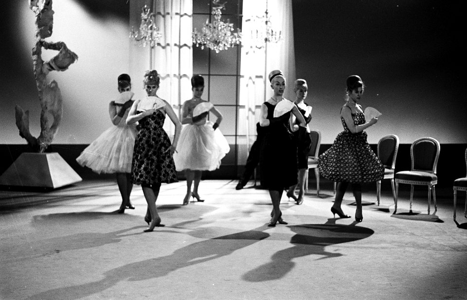 AVROs Music Hall . AVROs Showballet, Bestanddeelnr 915-0469