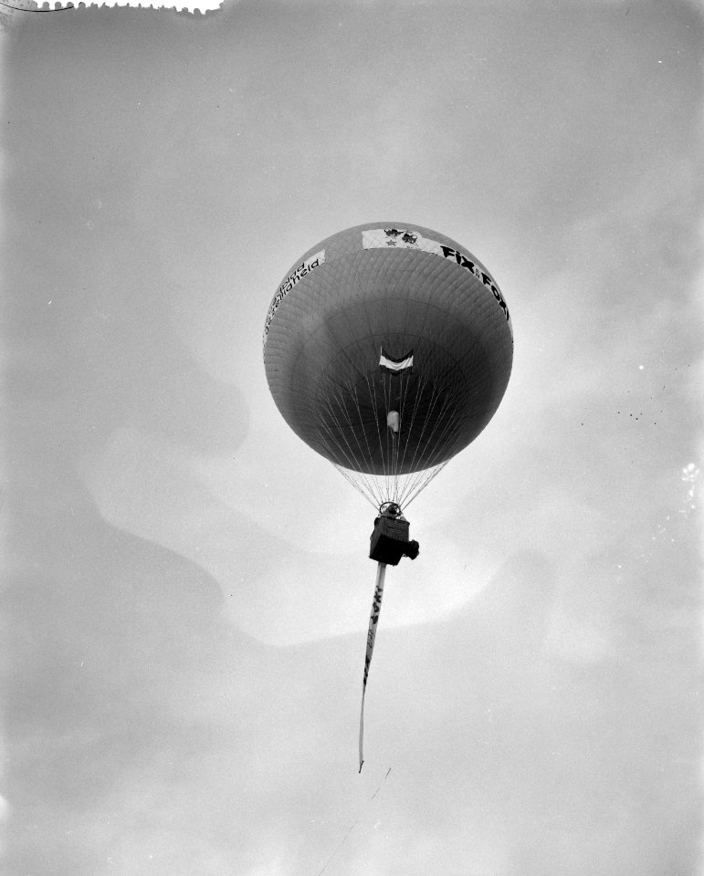 Avondballonwedstrijd tgv lustrum te Leiden, Bestanddeelnr 911-3470