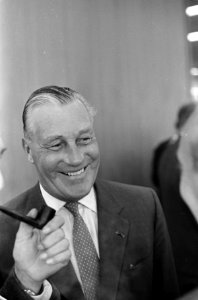 AVRO-voorzitter Mr. Slotenmaker, Bestanddeelnr 919-5994