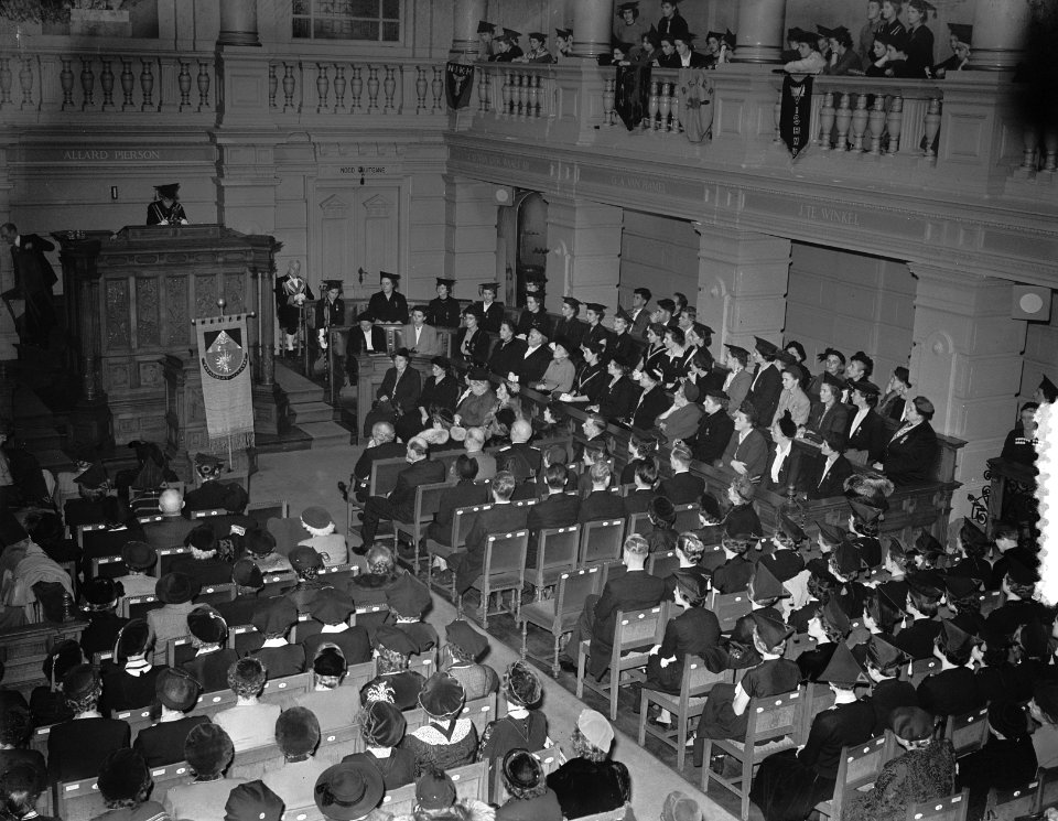 AVSV 50 jaar . Lunch Victoriahotel. Aankomst Reunisten, Bestanddeelnr 905-3975