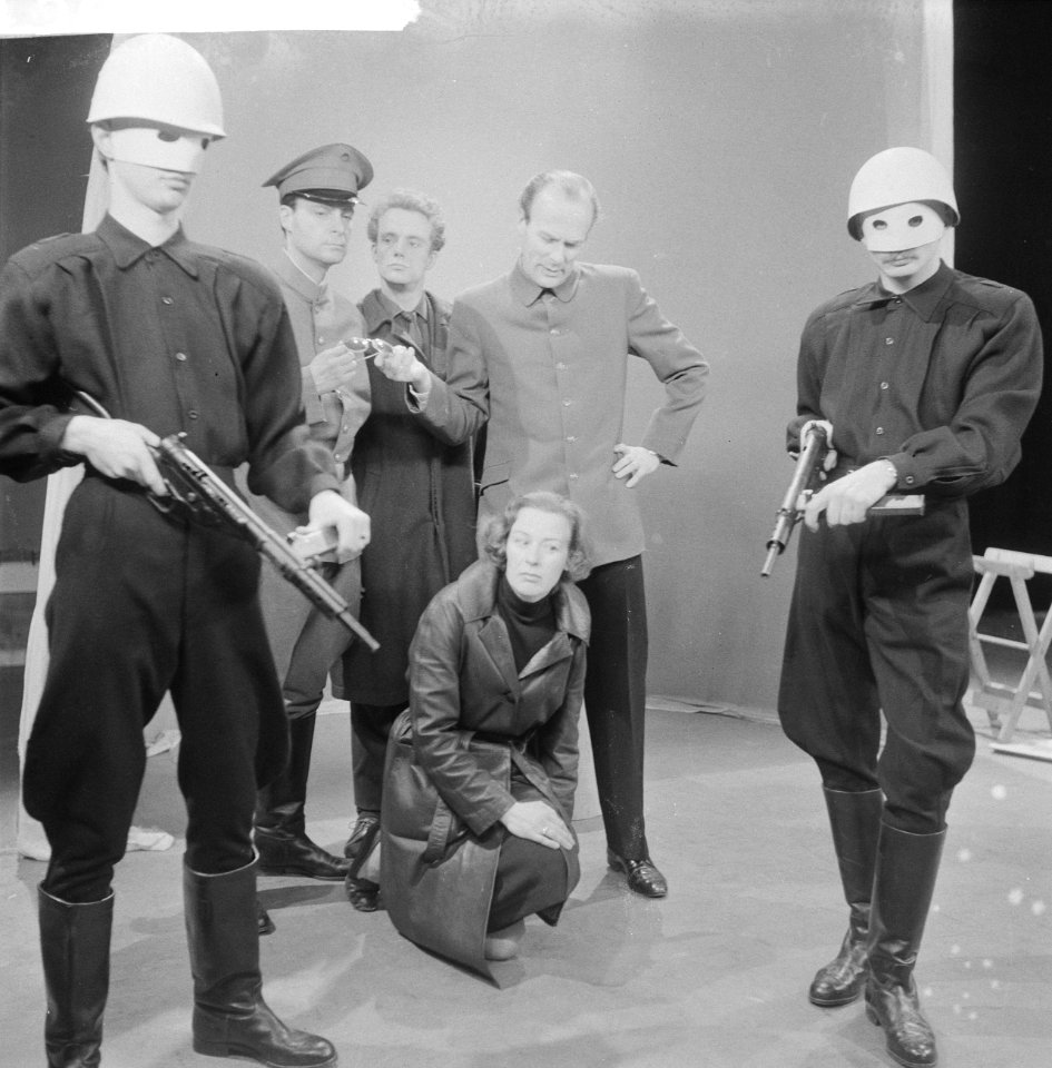 AVRO-TV Antique met onder andere E.L. Andersen Ton Lutz en Andre van den Heuvel, Bestanddeelnr 913-6994
