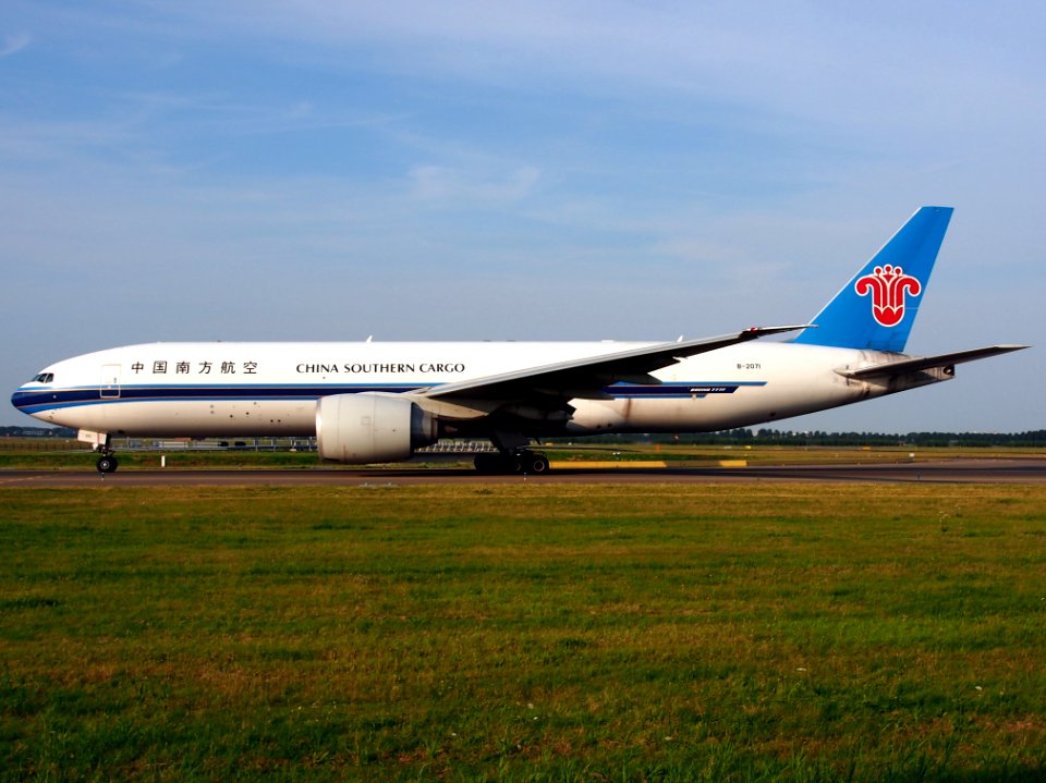 B-2071 China Southern Airlines Boeing 777-F1B - cn 37309, taxiing 22july2013 pic-009