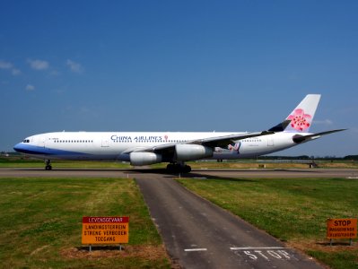 B-18806 China Airlines Airbus A340-313X - cn 433 pic4