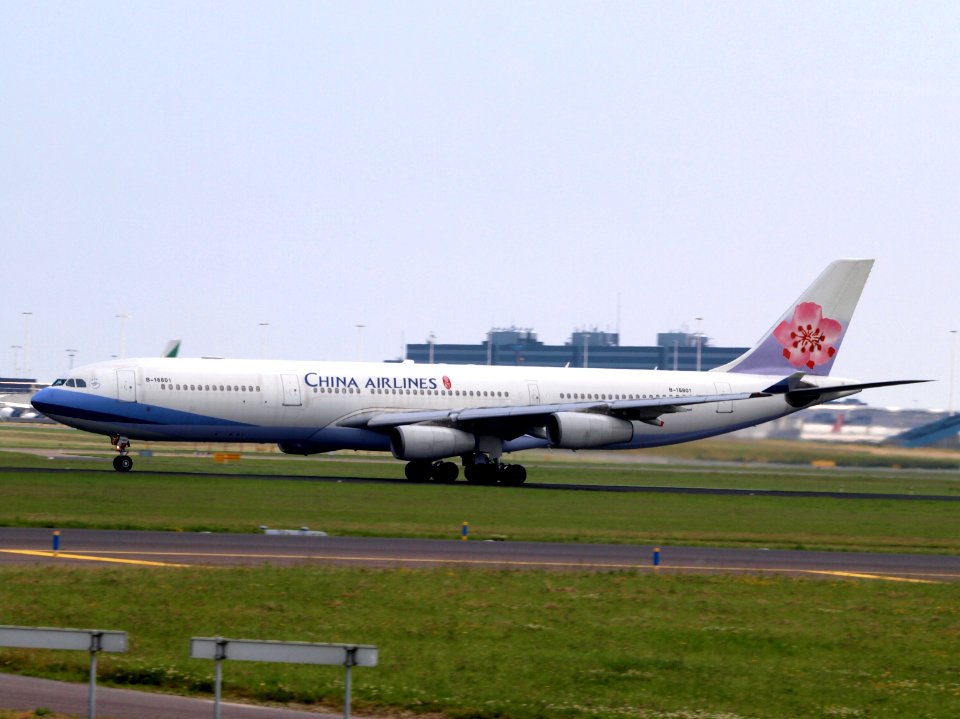B-18801 China Airlines Airbus A340-313X - cn 402 pic1