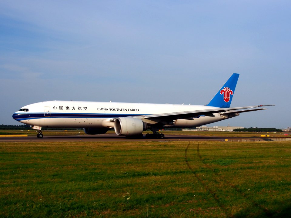B-2071 China Southern Airlines Boeing 777-F1B - cn 37309, taxiing 22july2013 pic-006