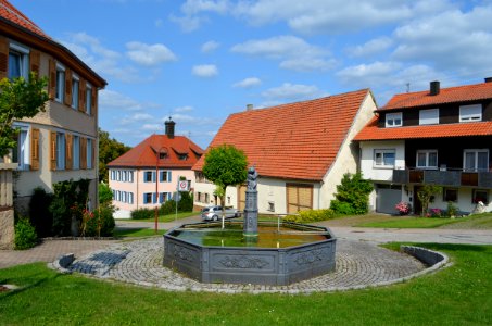 Böttingen, Gusseiserner Brunnen Kirchstraße, Hauptstraße (2)