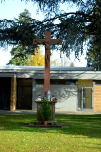 Bürgel, Friedhof, Kreuz (2)