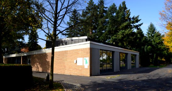 Bürgel, Friedhof, Trauerhalle