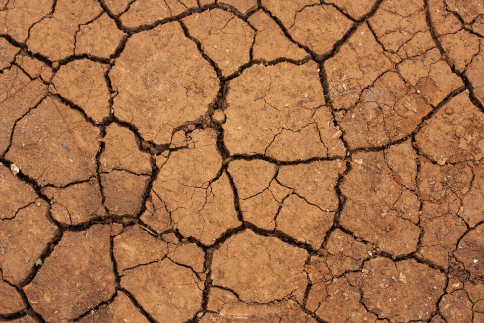 Water infertility broken cracks