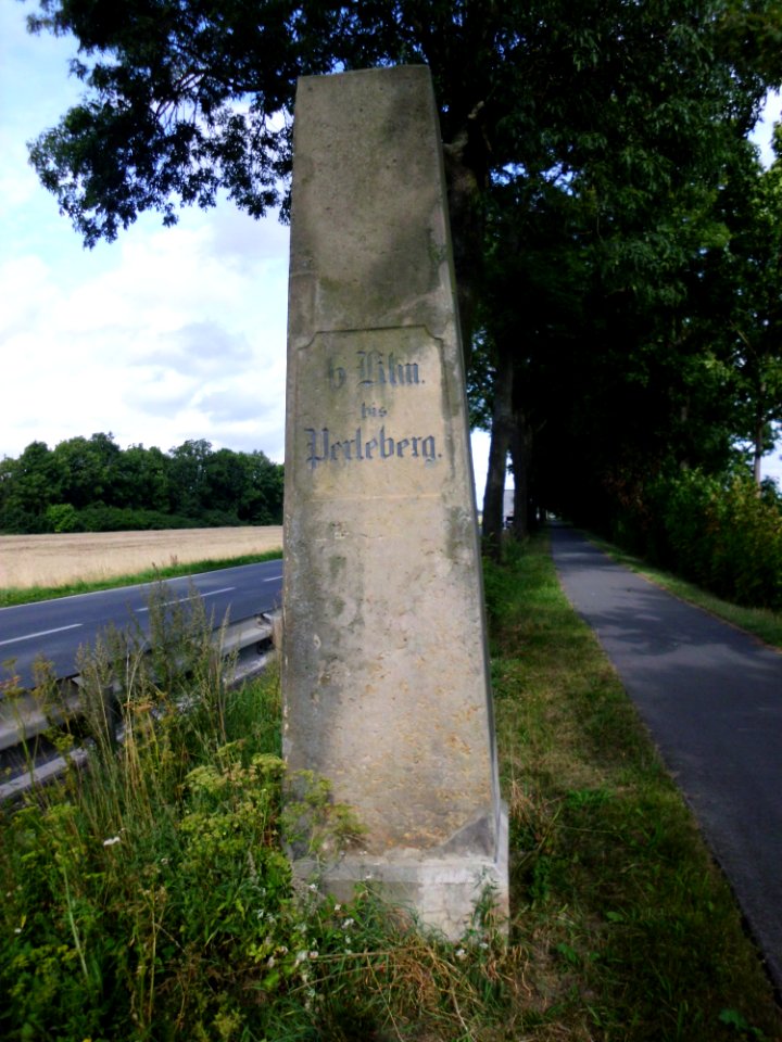 B 5 Kilometerstein Kleinow 5