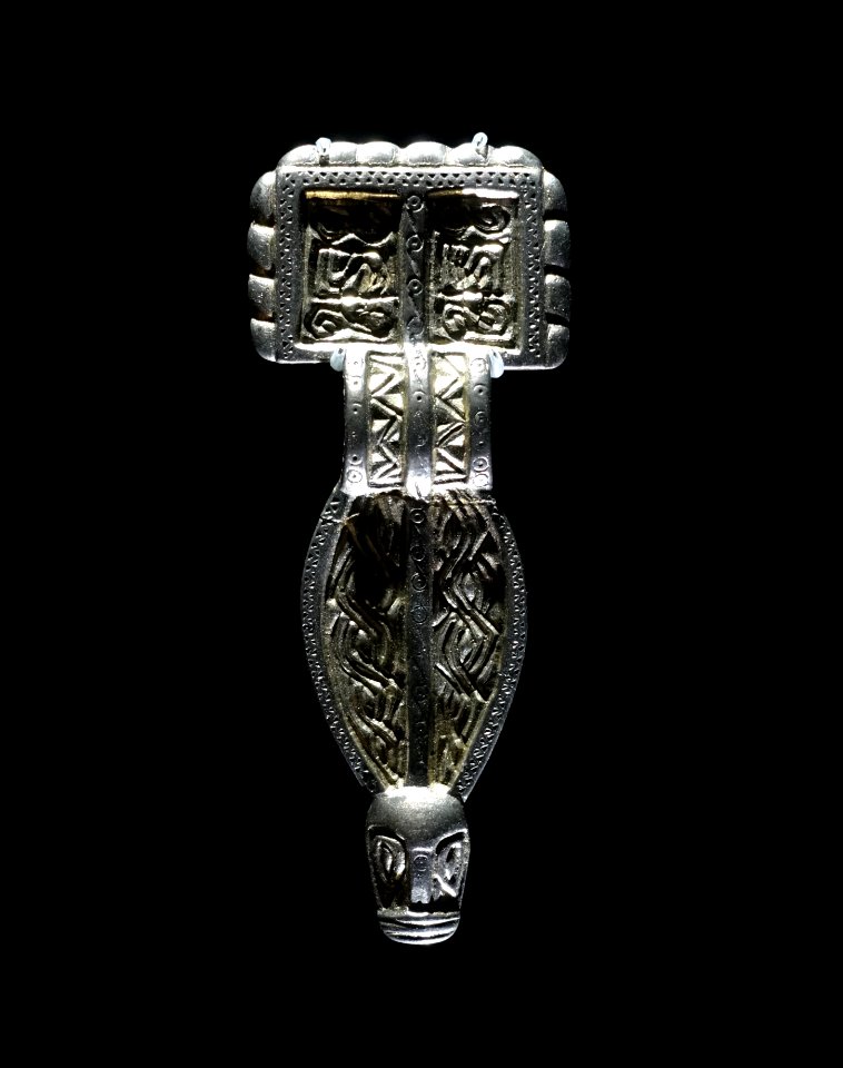 Bügel fibula, Grave 11, Trossingen, Kreis Tuttlingen, late 6th century AD - Landesmuseum Württemberg - Stuttgart, Germany - DSC02937