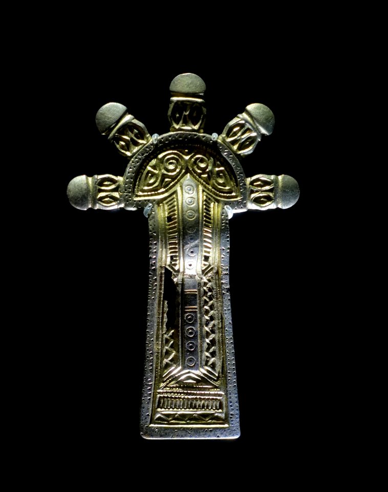 Bügel fibula, Hohenstadt, Kreis Goppingen, late 6th century AD - Landesm- Landesmuseum Württemberg - Stuttgart, Germany - DSC02944