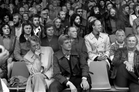 AZ 67 tegen Ajax 1-1 Rep op tribune, Bestanddeelnr 928-1882