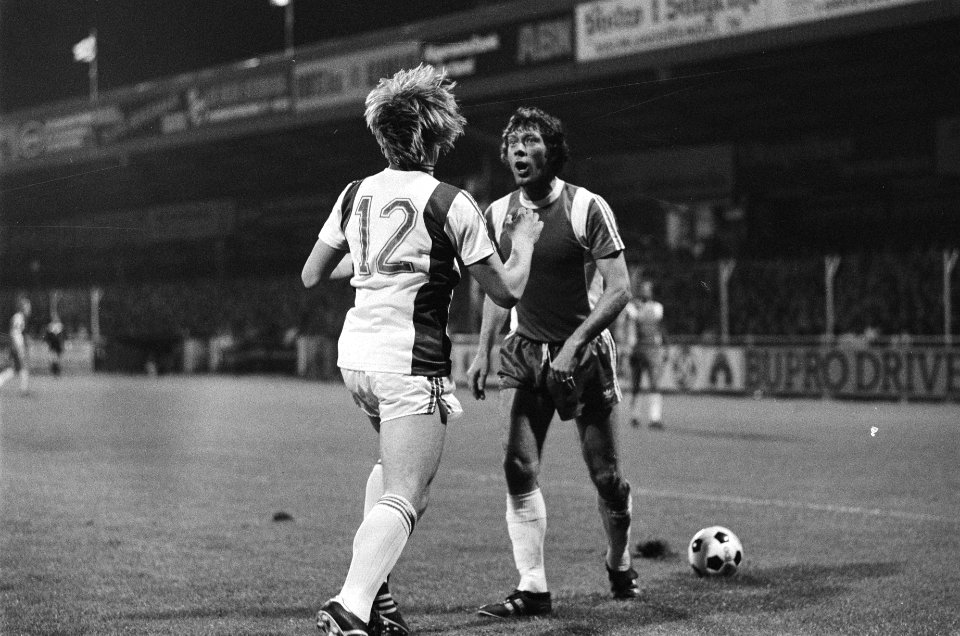 AZ67 tegen Feyenoord 2-2, Aad Mansveld (r) heeft ruzie met Jaan de Graaf, Bestanddeelnr 929-8916