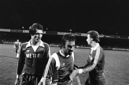 AZ67 tegen Feyenoord 4-2, Notten na afloop links Metgod, rechts Hovenkamp, Bestanddeelnr 929-3722