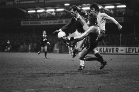 AZ 67 tegen FC Utrecht 1-0 vlnr Metgod (AZ), keeper van Breukelen en van Ha, Bestanddeelnr 930-7574