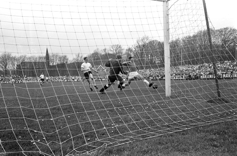 AZ 67 tegen Den Bosch 1-1. Spelmomenten, Bestanddeelnr 921-2682