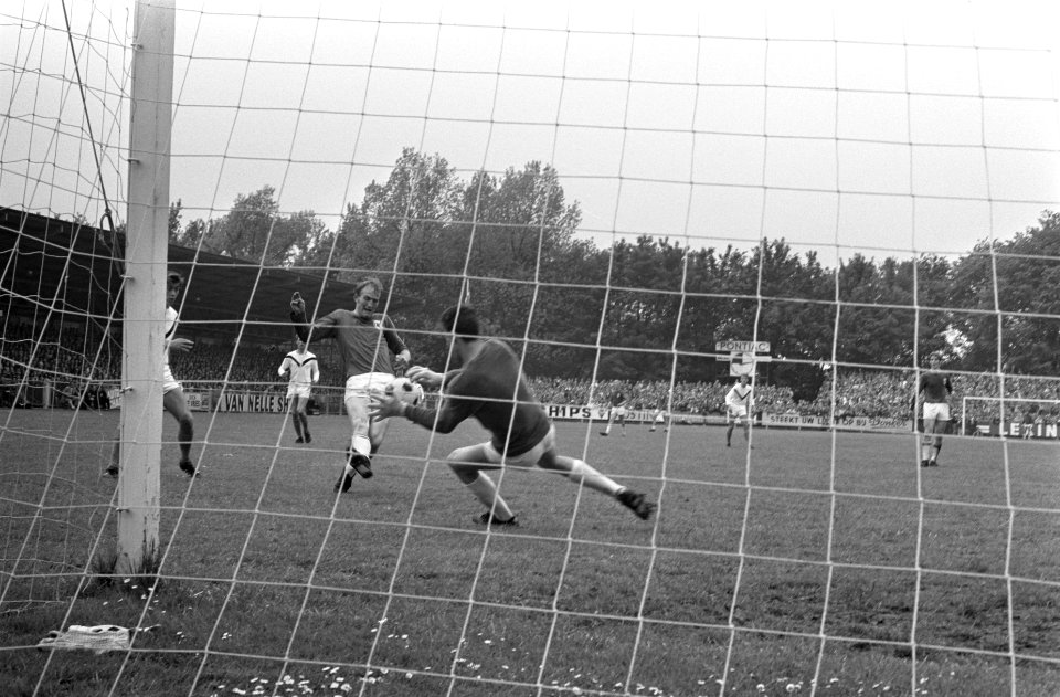 AZ 67 tegen Volendam 0-0 Jager (AZ) scoort, Bestanddeelnr 922-4806