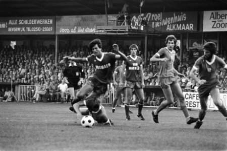 AZ 1967 tegen Ajax 0-3 Vosmaer wordt ten val gebracht, Bestanddeelnr 928-7473