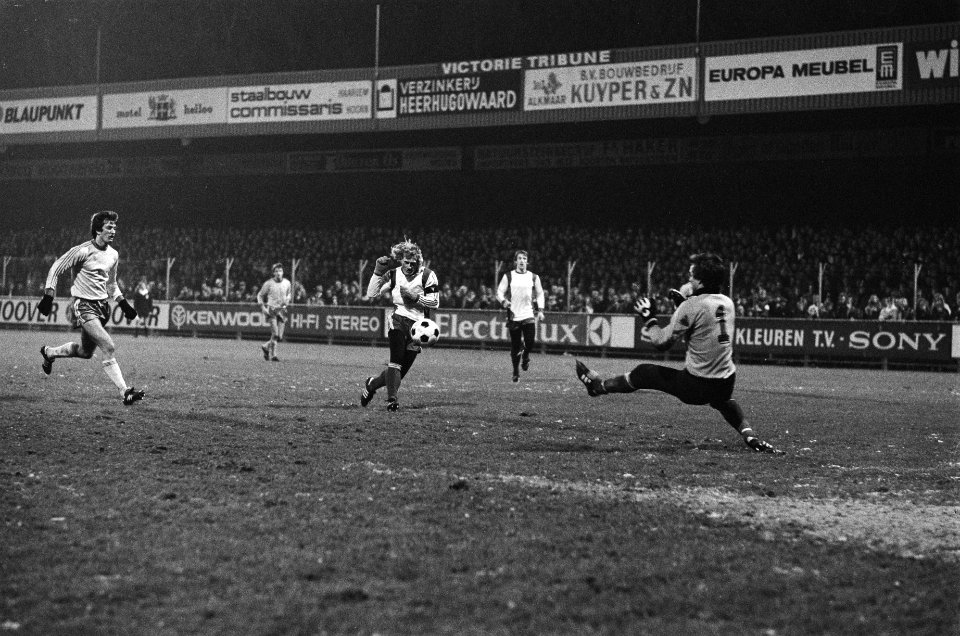 AZ67 tegen FC Den Haag Kees Kist scoort 3-0 langs Galje, Bestanddeelnr 930-0263