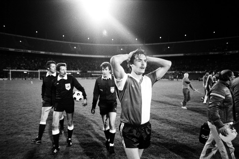 AZ67 tegen Sochaux 3-2 (halve finale UEFA-cup), vreugde AZ67 na Jonkers doelpunt, Bestanddeelnr 931-4442