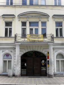 Bývalá budova pošty - vstup
