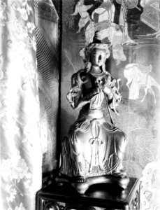 Aziatische beeld in het interieur van de Belgische consul Van Haute in Amsterdam, Bestanddeelnr 252-1569