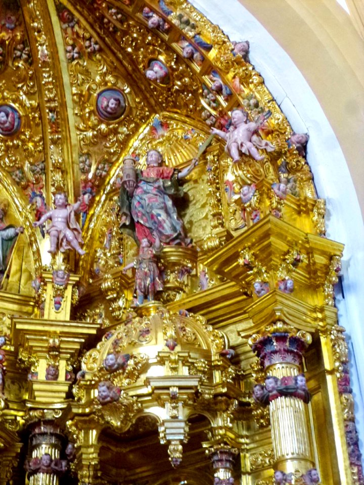 Autol - Iglesia de San Adrián y Santa Natalia, retablo del Santo Cristo 02
