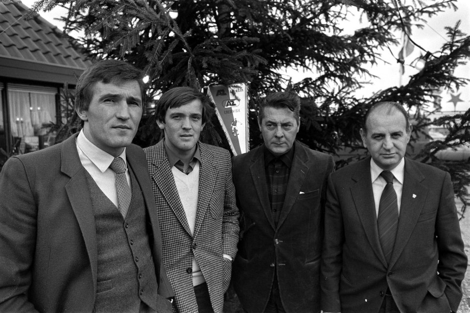 AZ67 tegen Joegoslavische Radnicki voor Europacup-III, voor hotel in Heilo keepe, Bestanddeelnr 931-1961