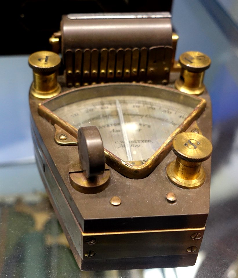 Ayrton and Perry Ammeter, made by C. W. Holtzer, 1880 - Museum of Science and Industry (Chicago) - DSC06568