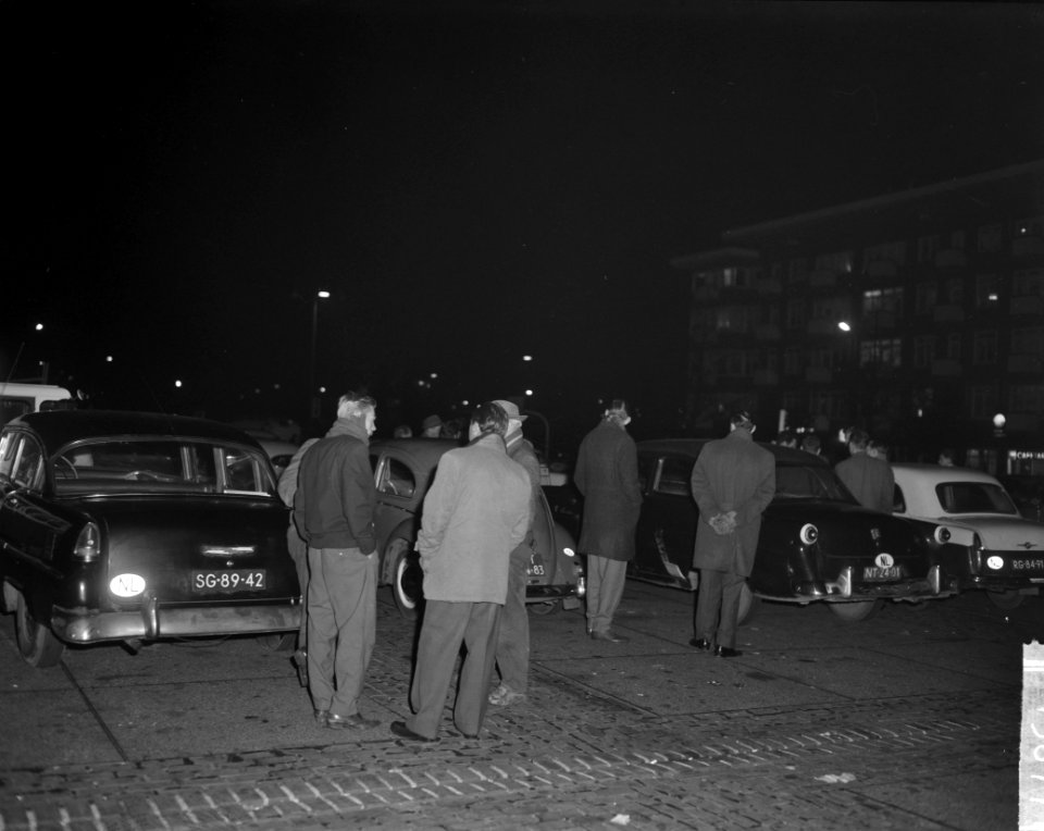 Automarkt op het Stadionplein te Amsterdam, Bestanddeelnr 915-6771