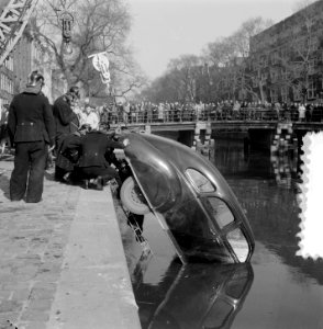 Auto in Herengracht, Bestanddeelnr 905-5712