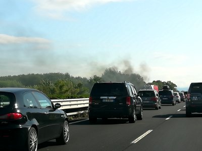 Auto in fiamme - A4 2017 07 photo