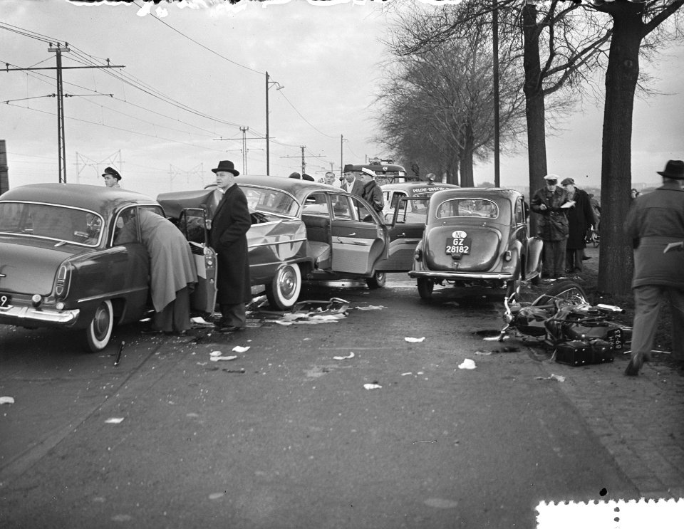 Auto motoraanrijding Haarlemmerweg, Bestanddeelnr 907-4366