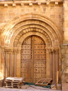 Avila - Iglesia de San Pedro 07
