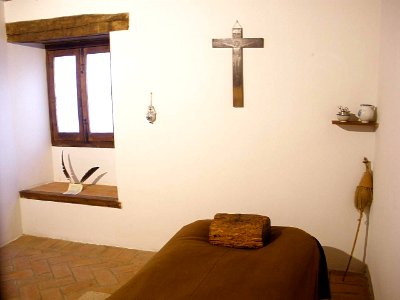 Avila - Convento de San Jose o de las Madres 23 (reproduccion de la celda de la Santa)