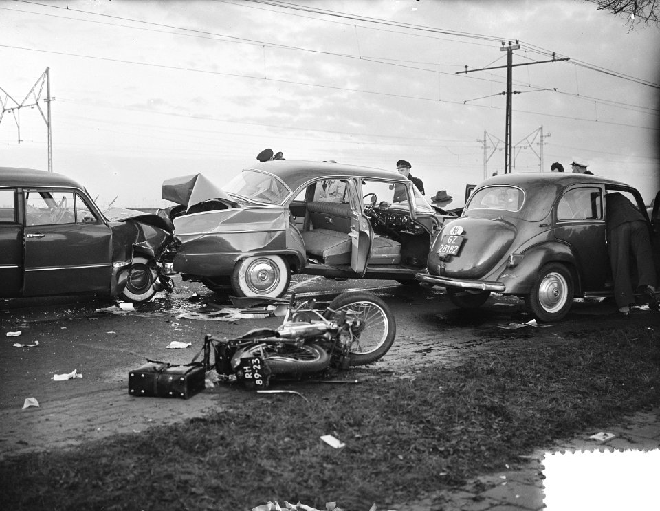 Auto motoraanrijding Haarlemmerweg, Bestanddeelnr 907-4367