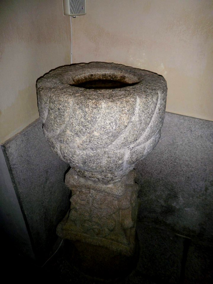Avila - Monasterio de la Encarnacion 49 (Capilla donde Santa Teresa y San Juan de la Cruz cayeron en extasis)
