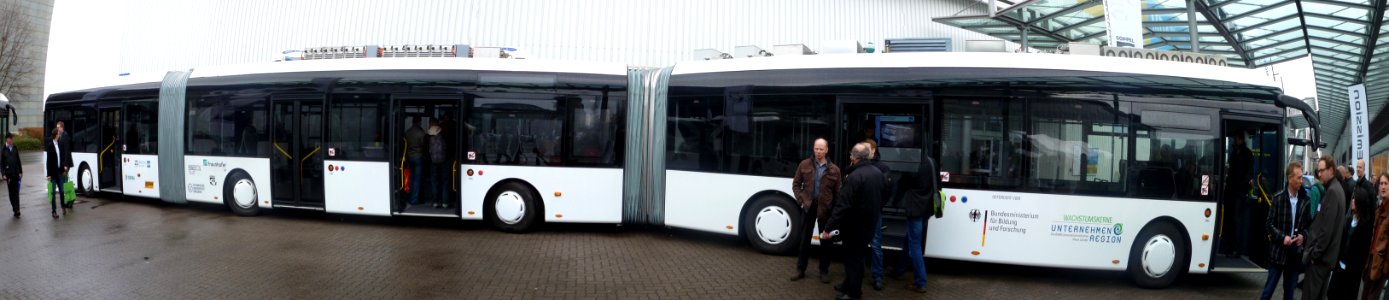 Autobus articulé à la foire de Hanovre