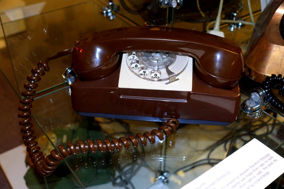 Automatic Electric AE 182 Starlight - Telephone Museum - Waltham, Massachusetts - DSC08230